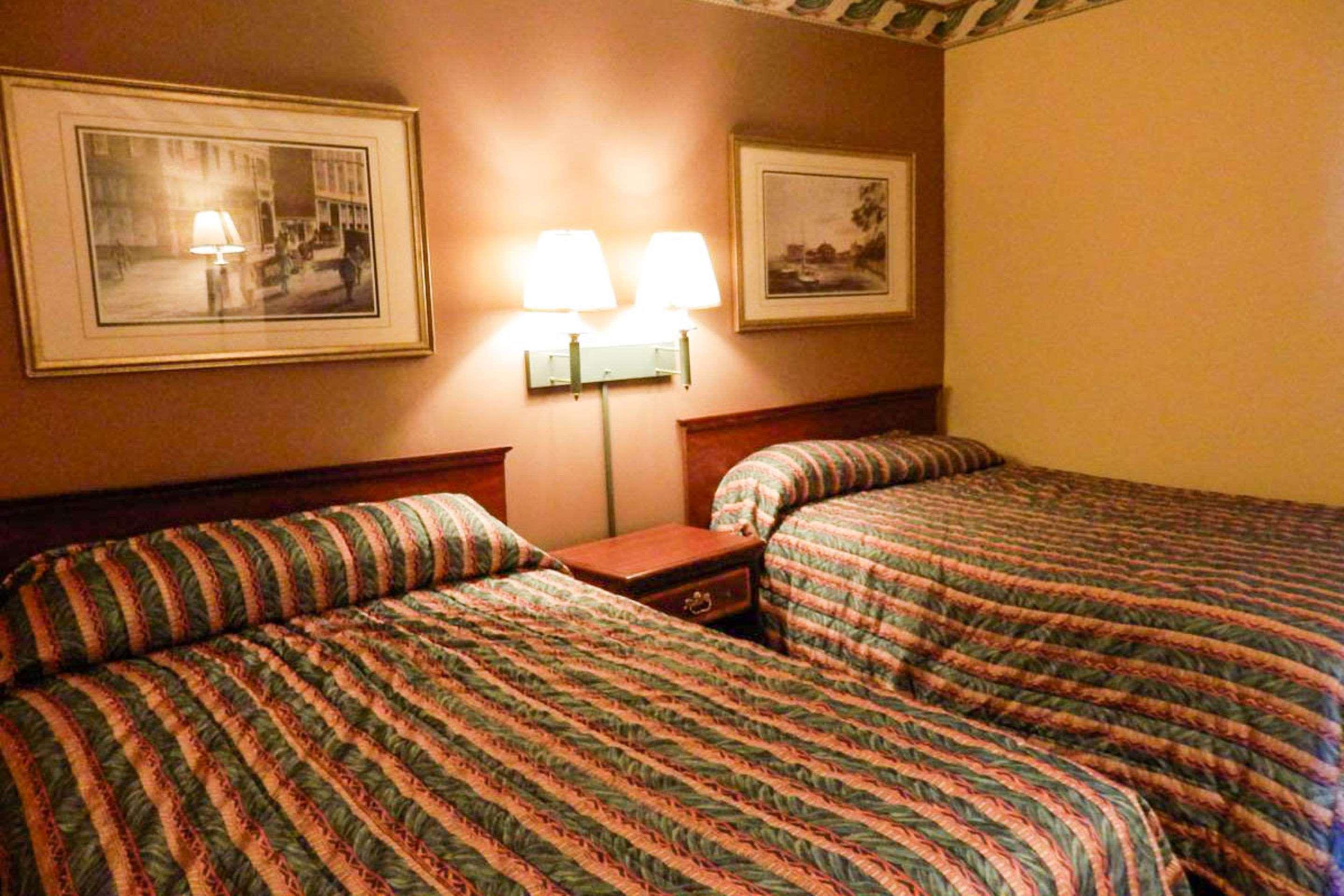 Red Roof Plus & Suites Virginia Beach - Seaside Extérieur photo