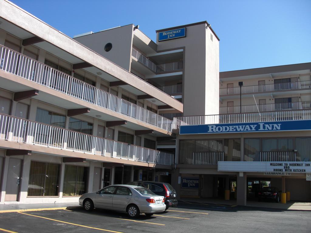 Red Roof Plus & Suites Virginia Beach - Seaside Extérieur photo