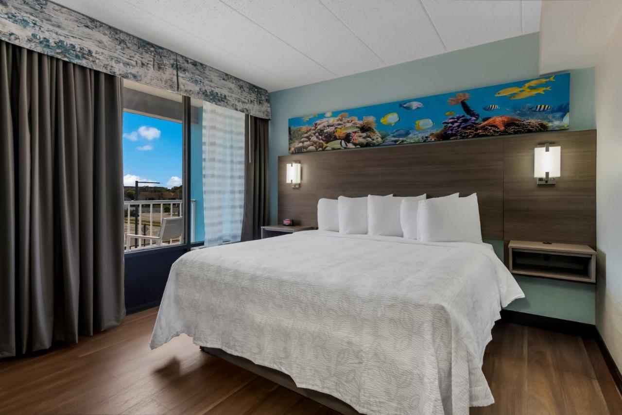 Red Roof Plus & Suites Virginia Beach - Seaside Extérieur photo