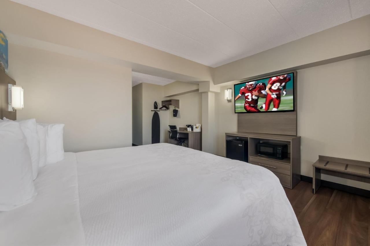 Red Roof Plus & Suites Virginia Beach - Seaside Extérieur photo