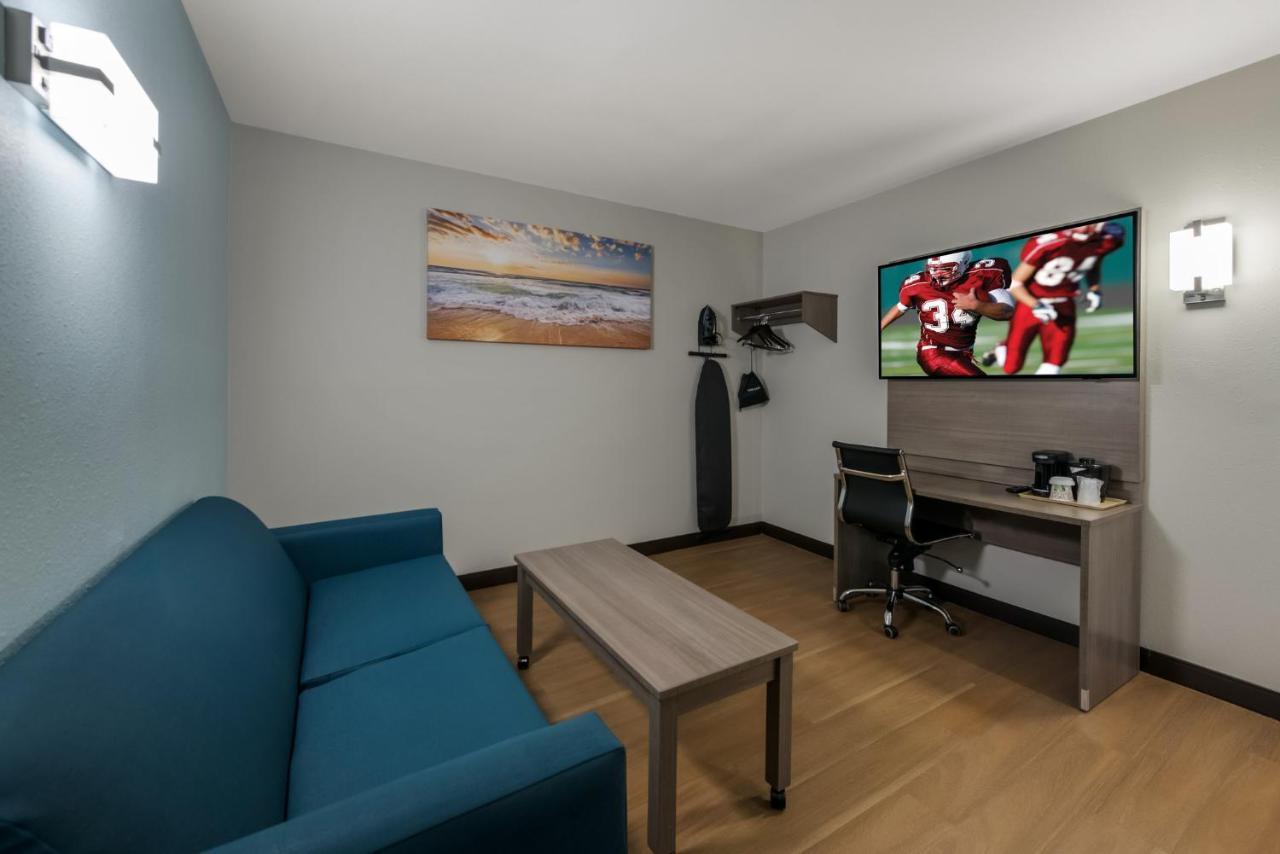Red Roof Plus & Suites Virginia Beach - Seaside Extérieur photo