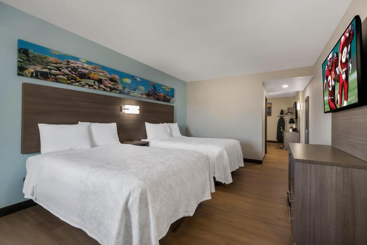 Red Roof Plus & Suites Virginia Beach - Seaside Extérieur photo