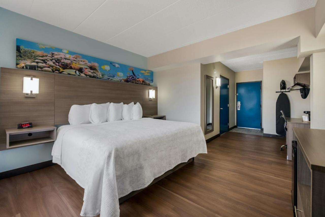Red Roof Plus & Suites Virginia Beach - Seaside Extérieur photo