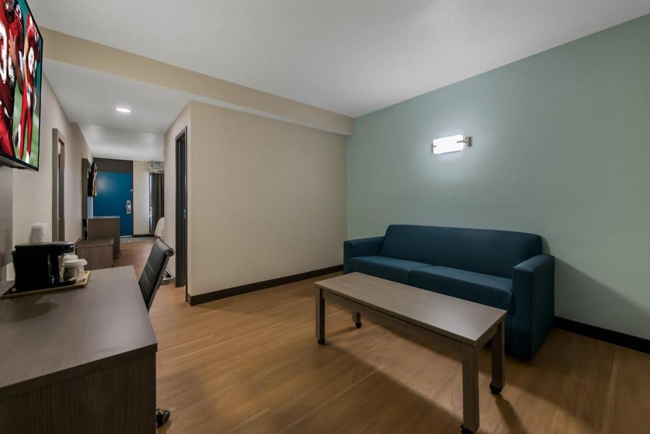Red Roof Plus & Suites Virginia Beach - Seaside Extérieur photo