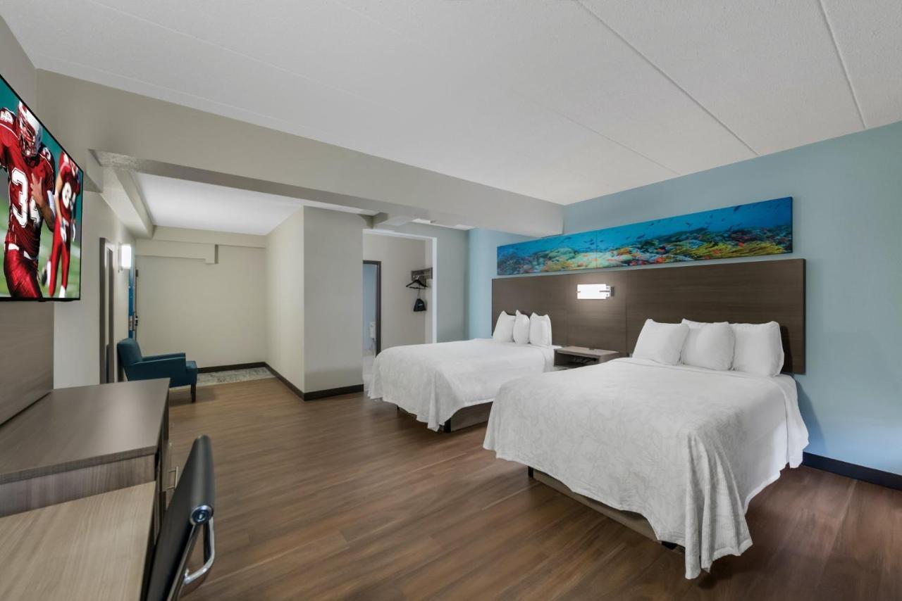 Red Roof Plus & Suites Virginia Beach - Seaside Extérieur photo