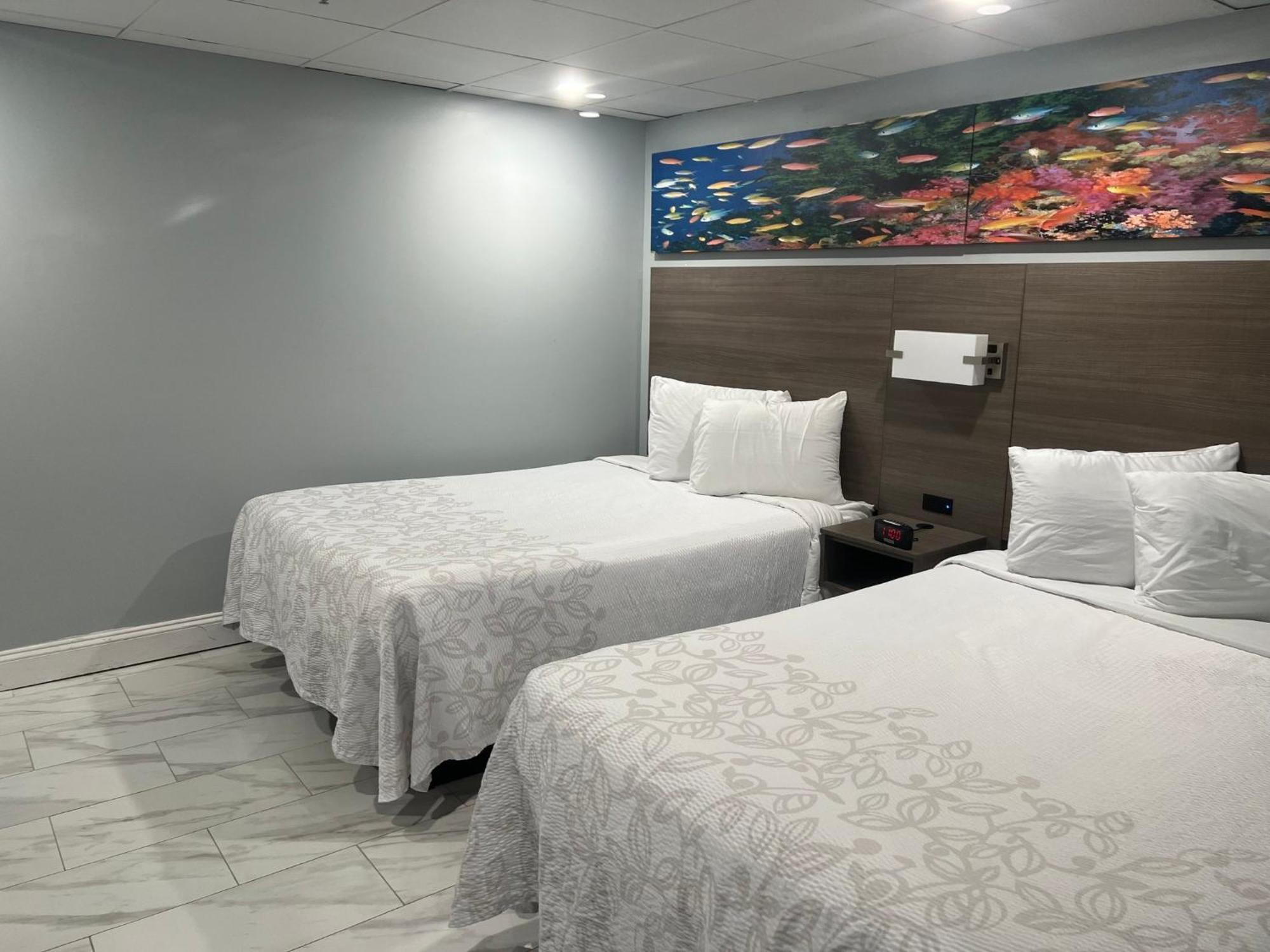 Red Roof Plus & Suites Virginia Beach - Seaside Extérieur photo